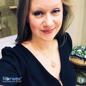 Meet your Posher, Elyse